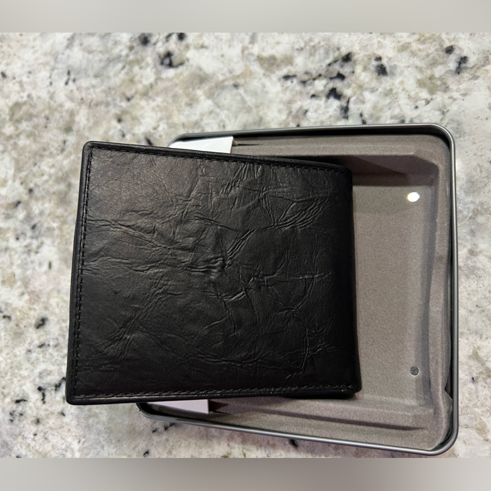 Men’s Fossil bi-fold black leather wallet - Picture 5 of 7